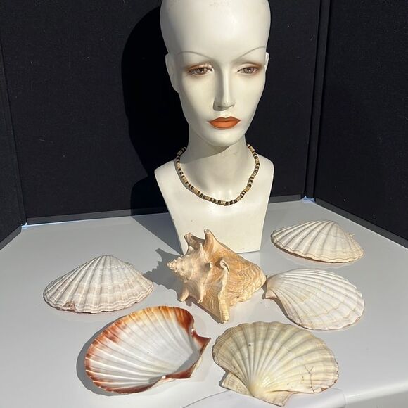 Charming Stretch Wood Bead Necklace - Effortless Elegance - Picture 1 of 9